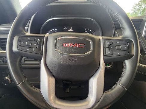Used 2023 GMC Yukon SLT AWD/4WD image 29