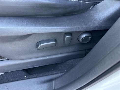 Used 2020 Subaru Ascent Limited w/ Technology Package image 12