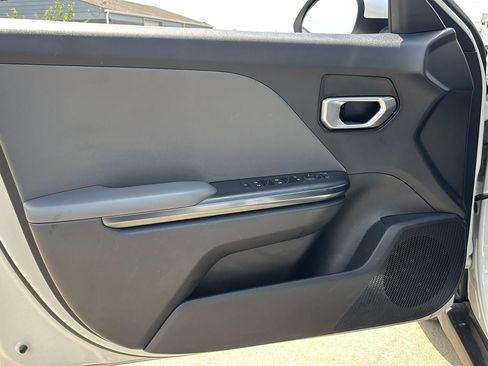 Used 2025 Kia K4 FWD image 18