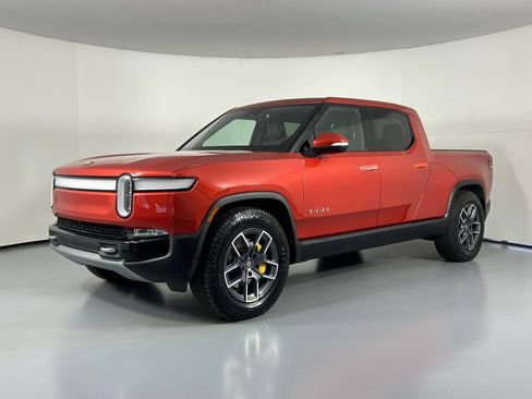 Used 2023 Rivian R1T Adventure image 3