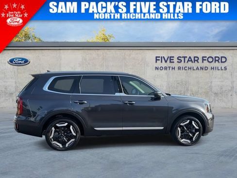 Used 2025 Kia Telluride S FWD image 10