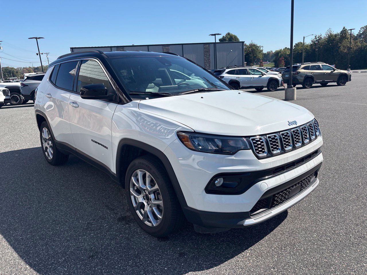 Used 2025 Jeep Compass Limited AWD/4WD image 11