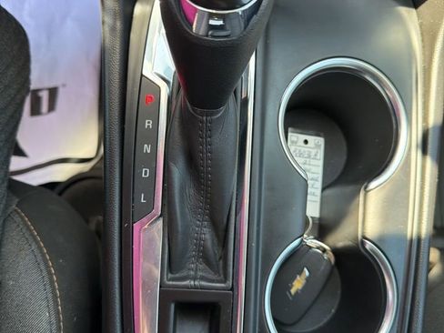 Used 2021 Chevrolet Equinox LT FWD image 16