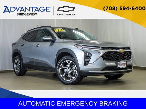Used 2024 Chevrolet Trax LT w/ LT Convenience Package FWD image 1