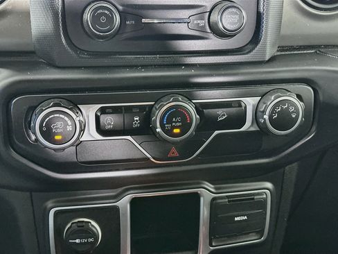 Used 2018 Jeep Wrangler Unlimited Sport AWD/4WD image 22