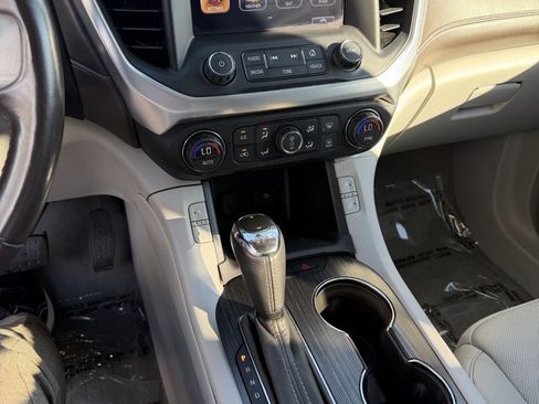 Used 2017 GMC Acadia SLT image 11