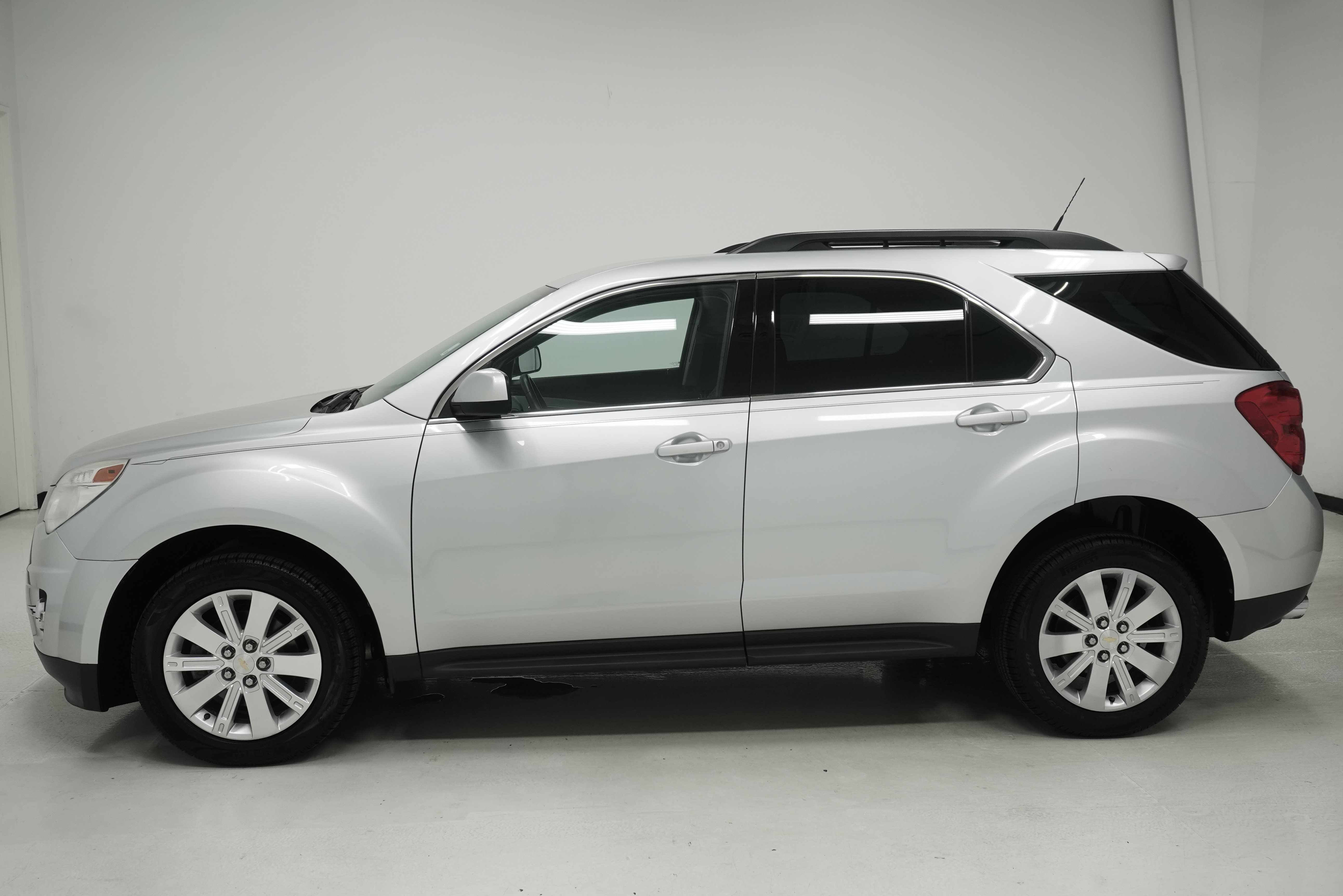 Used 2010 Chevrolet Equinox LT FWD image 7