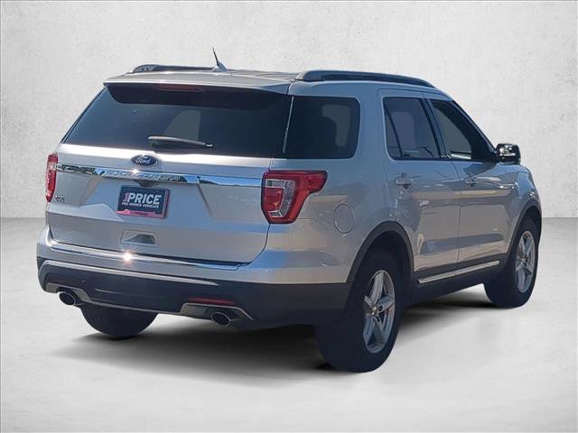 Used 2018 Ford Explorer XLT w/ Equipment Group 201A FWD image 5