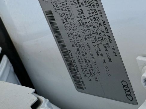 Used 2025 Audi Q3 2.0T Premium image 35