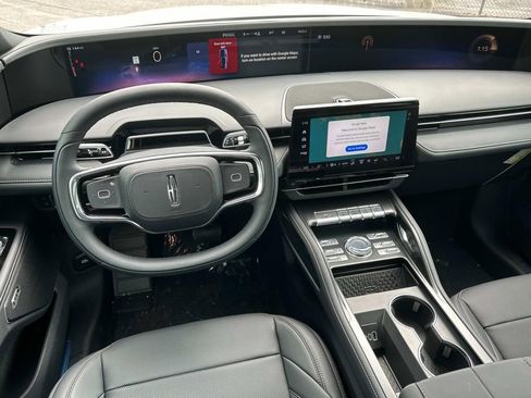 New 2025 Lincoln Nautilus Premier w/ Equipment Group 102A image 27