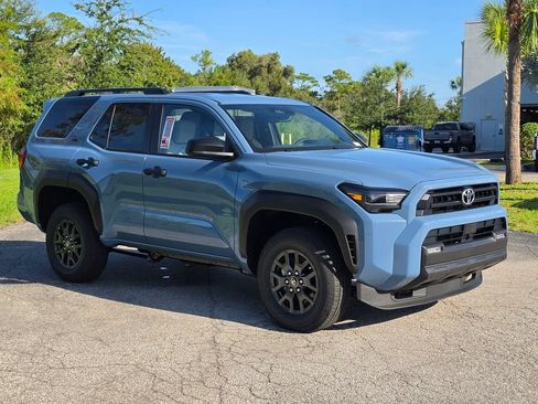 New 2026 Toyota 4Runner SR5 AWD/4WD image 3