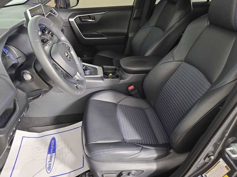 Used 2020 Toyota RAV4 XSE image 25
