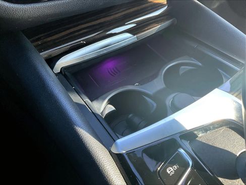 Used 2023 BMW 540i w/ Premium Package image 39