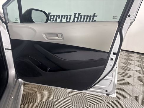 Used 2024 Toyota Corolla LE image 25