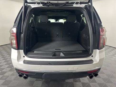 Used 2023 Chevrolet Suburban Premier image 10