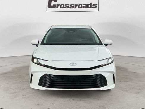 Used 2025 Toyota Camry LE FWD image 8