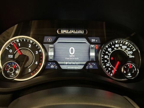 Used 2024 RAM 2500 Laramie AWD/4WD image 34
