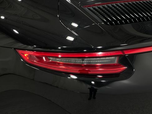Used 2017 Porsche 911 Carrera 4S AWD/4WD image 33