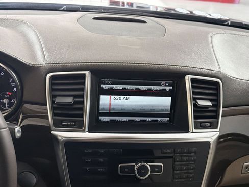 Used 2015 Mercedes-Benz GL 450 4MATIC image 18