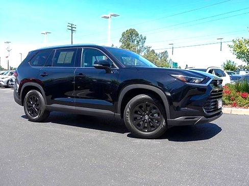 Certified 2026 Toyota Grand Highlander AWD image 4