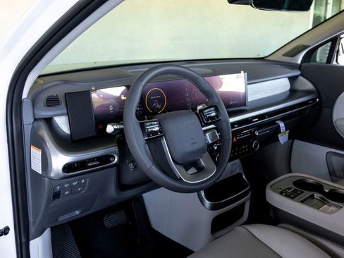 New 2026 Hyundai Ioniq 9 Limited image 17