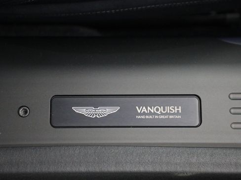 Used 2025 Aston Martin Vanquish RWD image 35