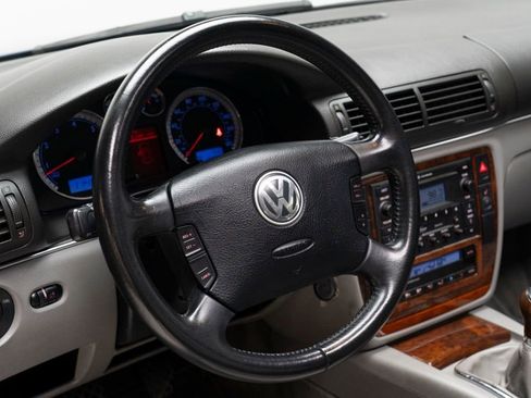 Used 2004 Volkswagen Passat W8 AWD/4WD image 22