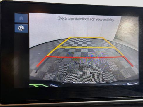 Used 2025 Hyundai Venue SEL FWD image 21