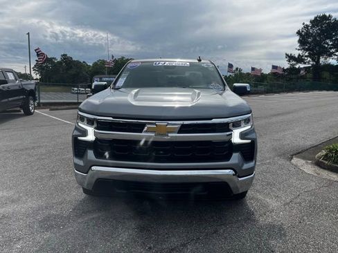Used 2025 Chevrolet Silverado 1500 LT image 2