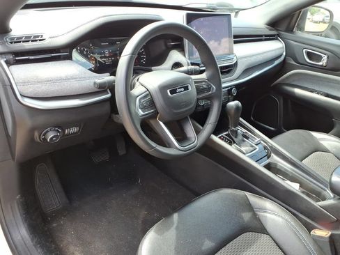 Used 2024 Jeep Compass Latitude AWD/4WD image 10