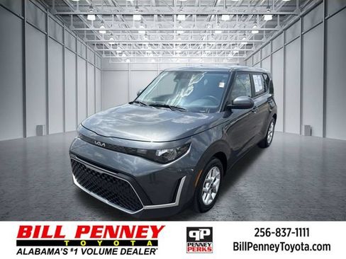 Used 2024 Kia Soul LX w/ Option Group 015 FWD image 1