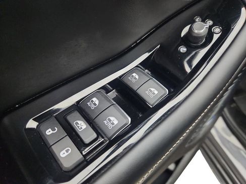 Used 2023 Jeep Grand Cherokee Overland image 20