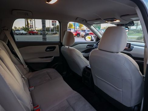 Used 2025 Nissan Rogue SV image 16