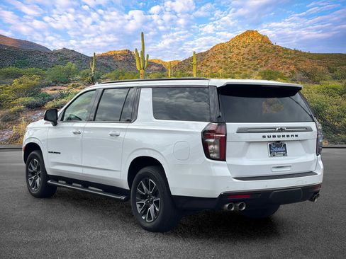 Used 2022 Chevrolet Suburban Z71 w/ Z71 Off-Road Package AWD/4WD image 6