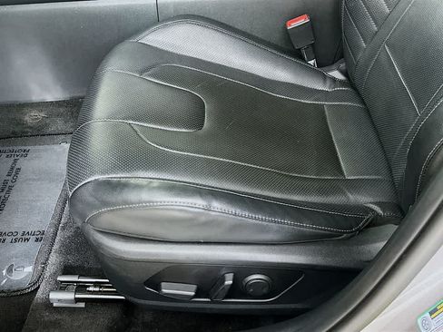Used 2022 Hyundai Elantra Limited FWD image 31