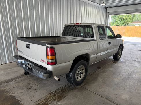 Used 2006 GMC Sierra 1500 SLE w/ Light Duty Power Package RWD image 5