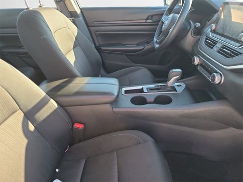 Used 2025 Nissan Altima 2.5 S image 24