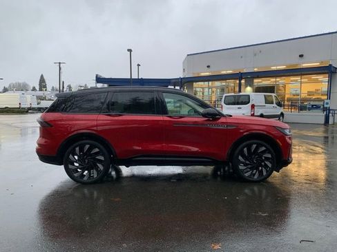 New 2026 Lincoln Nautilus Reserve image 8