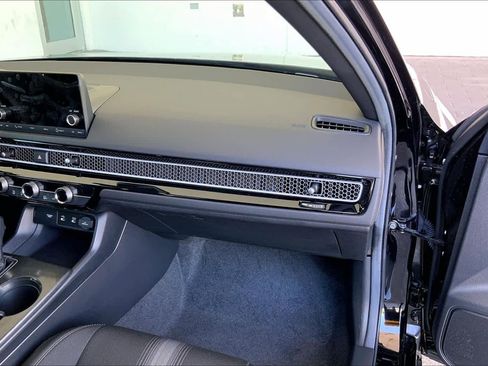 Used 2025 Honda Civic Sport image 19