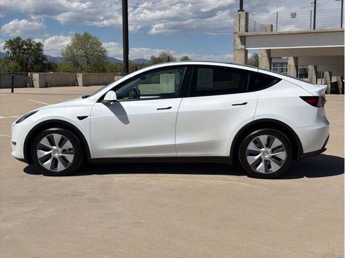 Used 2023 Tesla Model Y Long Range AWD/4WD image 4