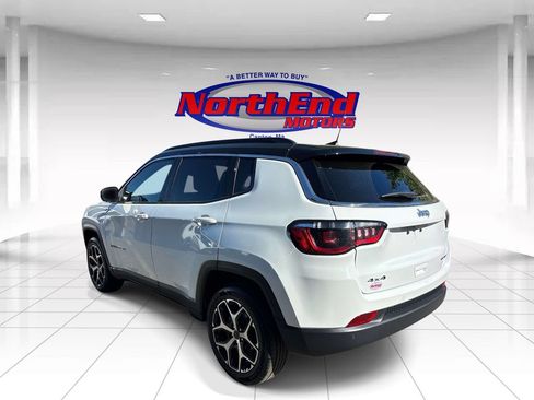 Used 2025 Jeep Compass Limited AWD/4WD image 5