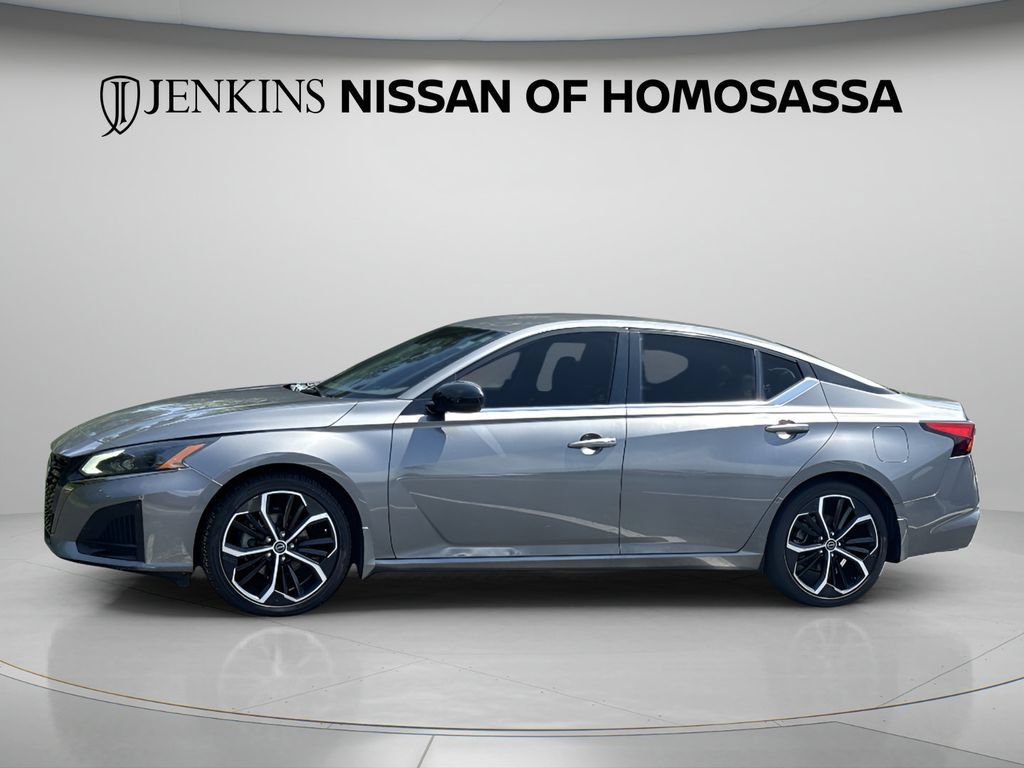 Certified 2024 Nissan Altima 2.5 SR FWD image 13