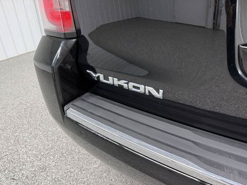 Used 2018 GMC Yukon Denali w/ Denali Ultimate Package AWD/4WD image 8
