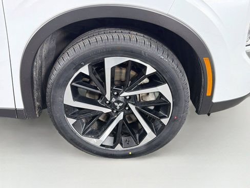 Used 2024 Mitsubishi Outlander SE AWD/4WD image 37