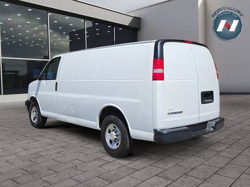 Used 2020 Chevrolet Express 2500 RWD image 3
