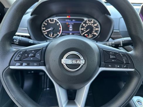 Used 2025 Nissan Altima 2.5 SV FWD image 21