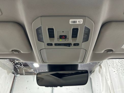 Used 2025 Toyota Highlander XLE image 43