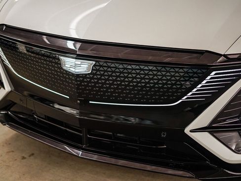 Used 2025 Cadillac Lyriq Sport image 8