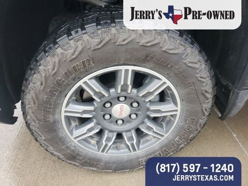 Used 2024 GMC Sierra 1500 AT4 w/ Technology Package AWD/4WD image 2