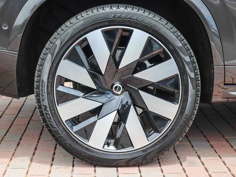 Used 2024 Volvo XC90 T8 Ultimate AWD/4WD image 10
